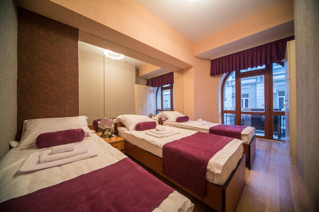 Hostel Inn Hotel&Hostel Baku Ngoại thất bức ảnh